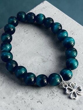 Green Tiger Eye Beaded Bracelet with Clover Charm - Women Jewelry